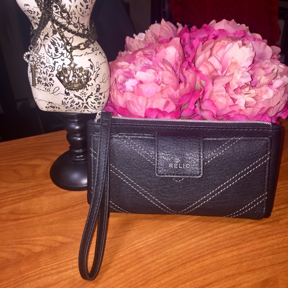 RELIC by Fossil Wristlet Wallet